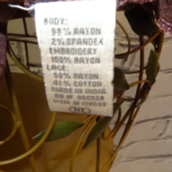 Plum Casual Living Short Sleeve Tunic, Like New - Picture 5 of 5